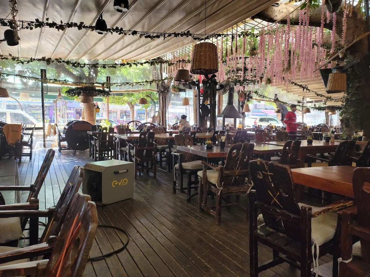 Ev Restaurant — ресторан в Аланье