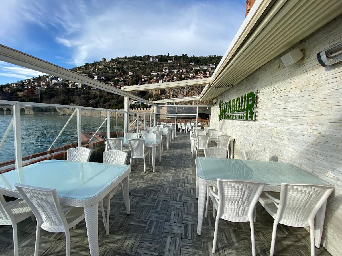 Harbour Kitchen & Bar — ресторан в Аланье